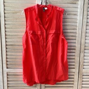 Sleeveless button shirt